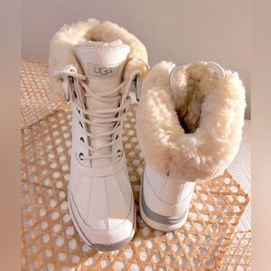 Brand New UGG Women's Cream Winter Boots ( with box)